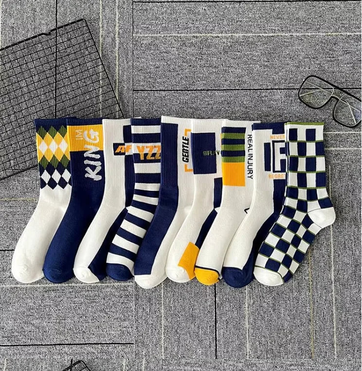 Apsilkshop Casual Hip Hop Crew Socks Fashionable Letter Trendy Socks